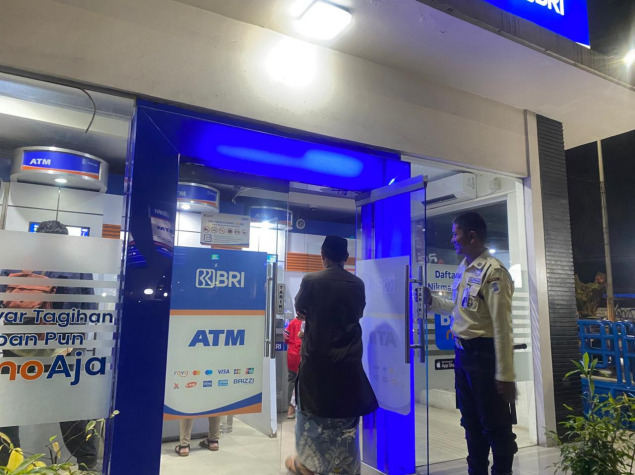Keamanan Prioritas Utama, Satpam BRI KC Cilegon Siaga 24 Jam Kawal Transaksi Nasabah di Gerai ATM