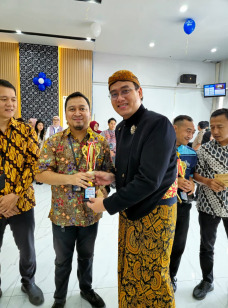 HUT BRI ke-130 Tahun, Penyerahan Piala dan Hadiah Juara Tenis Meja BRI Jakarta Daan Mogot Warnai Semangat Sportivitas