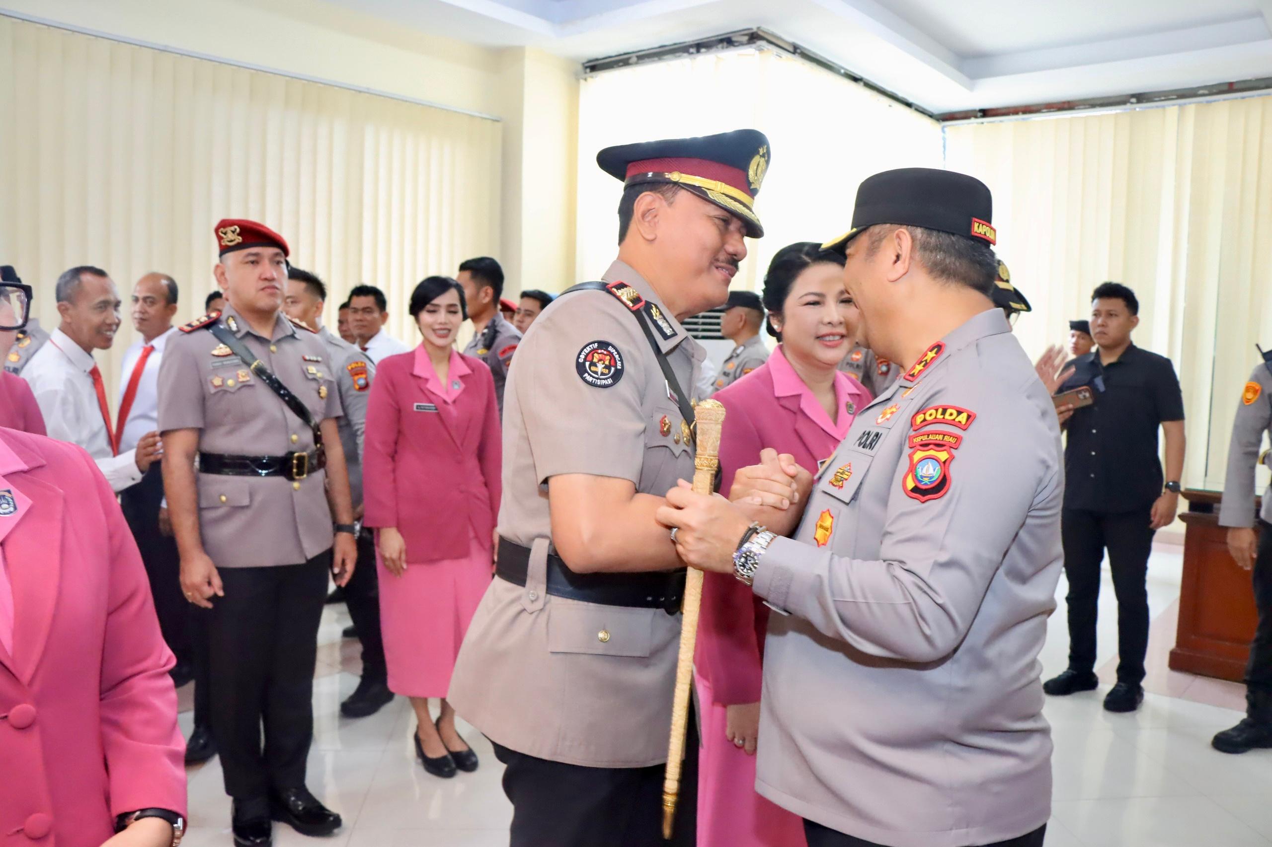 Selamat, Kombes Pol. Zahwani Pandra Arsyad Resmi Jabat Kabidhumas Polda Riau Semoga Sukses, Lancar, dan Tetap Presisi