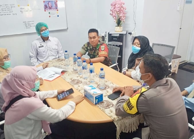 Babinsa dan Bhabinkamtibmas Pegambiran Dampingi IKL Dapur MBG SPPG Pegambiran 3
