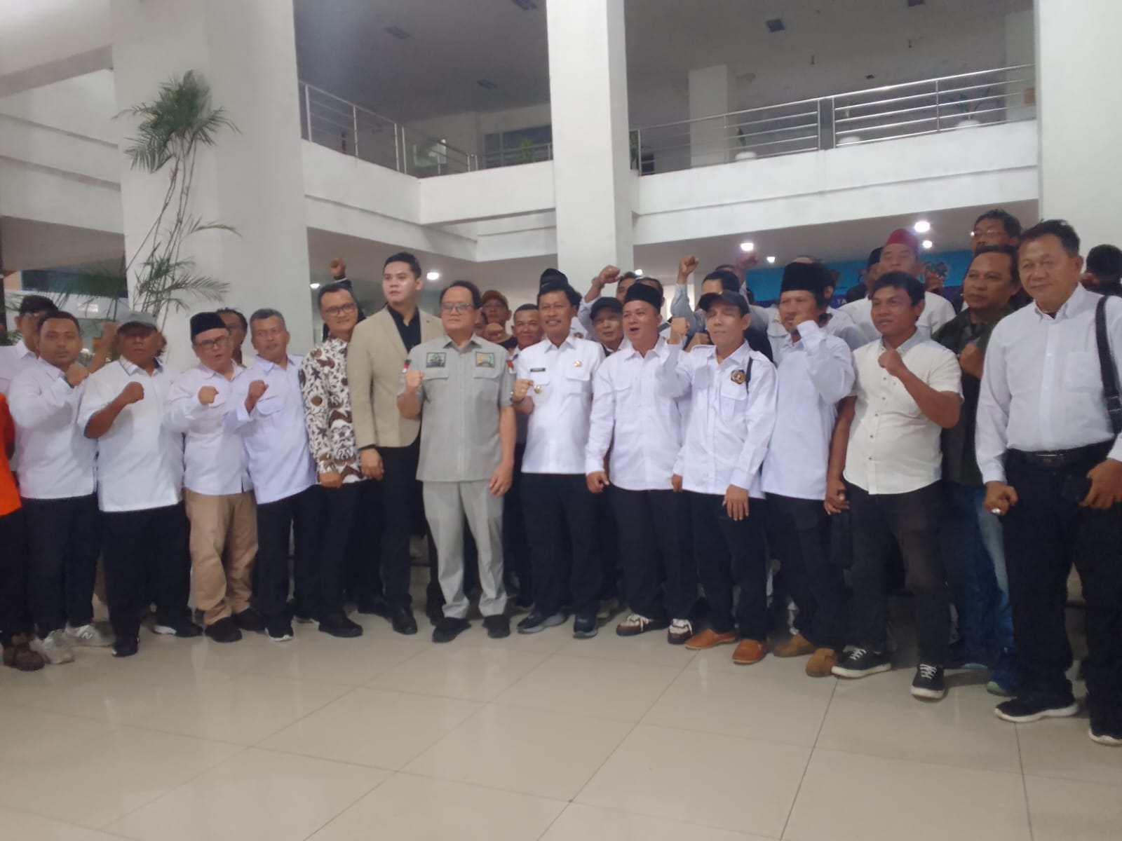 Sekjen Dan Humas AWNI Ikut Hadiri Hari Pers Nasional Tingkat Kota Cirebon