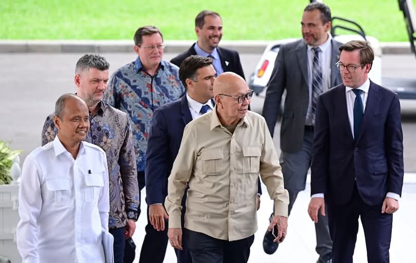 Terima Dirut Garuda dan Perwakilan Embraer, Presiden Prabowo Dorong Adaptasi Teknologi Global Industri Penerbangan Nasional