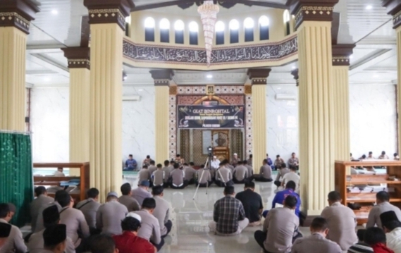 Polresta Cirebon Gelar BINROHTAL Perkuat Mental dan Spiritualitas Personel