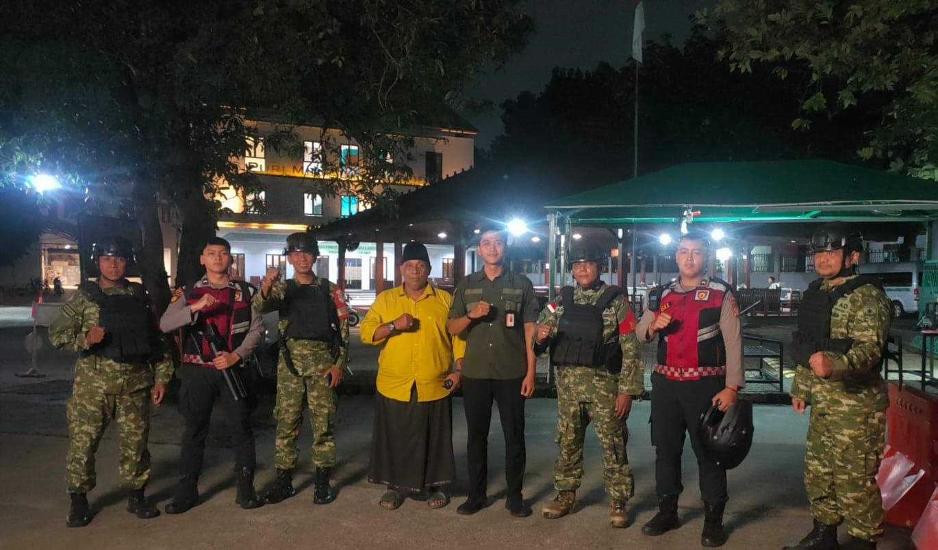 Koramil 07/Cipayung Bersama Polsek Dan Warga Gelar Patroli Sahur, Wujudkan Wilayah Aman Dan Kondusif