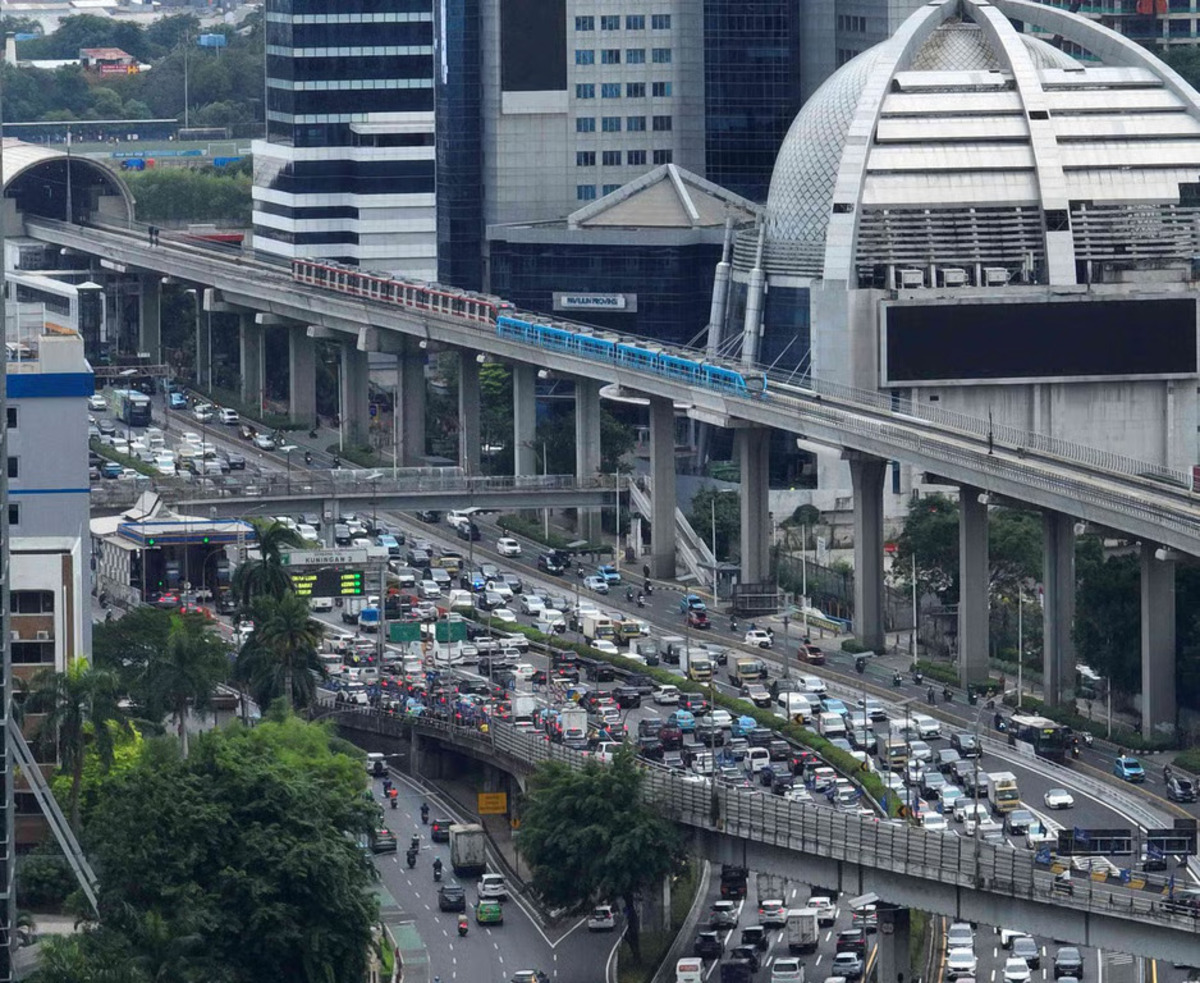 Transportasi Publik Bukan Lagi Alternatif, Kepastian Rute dan Tarif Jadikan LRT Jabodebek Pilihan Utama