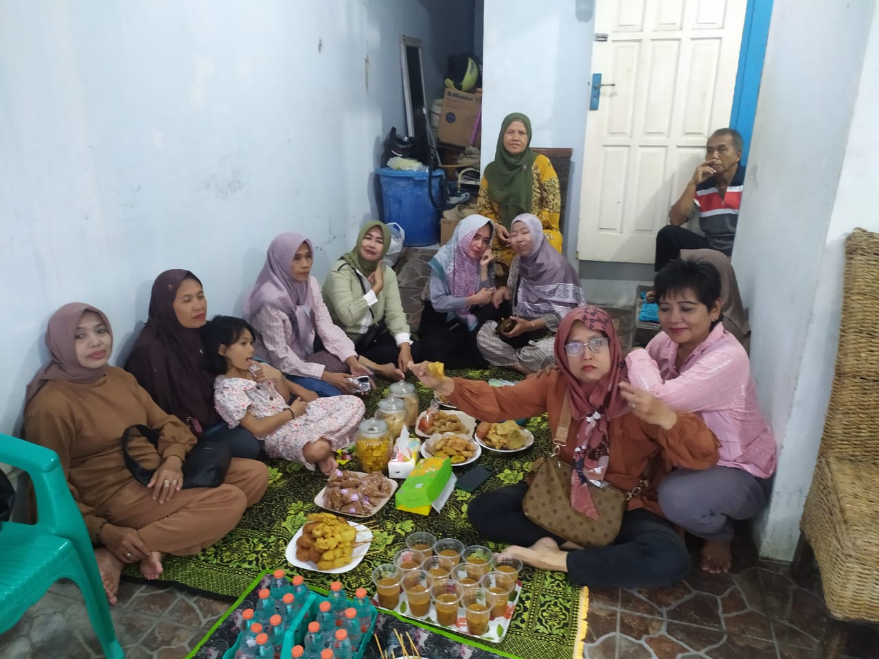 Perkuat Silaturahmi, Alumni SMP Taman Siswa Cirebon Angkatan 1986 Adakan Bukber