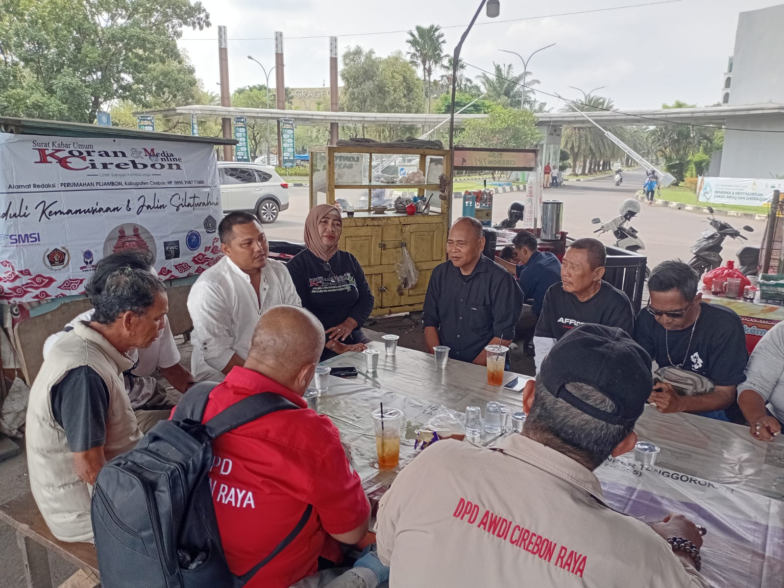 Halal Bihalal Insan Pers Cirebon Digelar Sederhana di Bawah Jalan Layang Pegambiran, Sarat Makna Kebersamaan