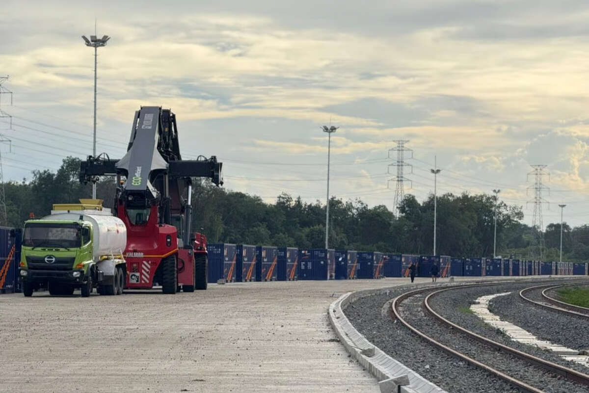 KAI Logistik Operasikan Container Yard 2 Merapi Perkuat Distribusi Energi