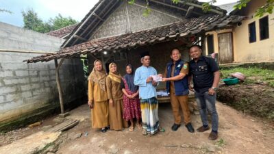 UPZ Provinsi Banten Didampingi Forwatu Banten Serahkan Bantuan RTLH di Desa Muara Dua Kec. Cikulur