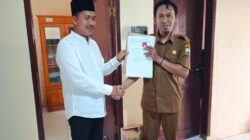 King Badak Kawal Pendaftaran Calon Kades PAW Anggalaan Iik Apandi