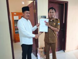 King Badak Kawal Pendaftaran Calon Kades PAW Anggalaan Iik Apandi