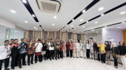 Peringati Hari Kartini, Pekerja BRI Branch Office Tanjung Priok Angkat Wastra Nusantara Lewat Pakaian Nasional