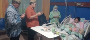 Sultan Kecerbonan Jenguk Anak Wakil Walikota Di RS. Pertamina