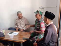 Babinsa Koramil 06/Jagong Perkuat Sinergi Melalui Komsos Bersama Aparatur Desa Bukit Kemuning
