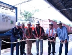 Moda Kereta Api Makin Bersaing, KAI Logistik Luncurkan 2 Rangkaian KA Kontainer Baru