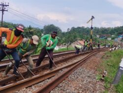 KAI Daop 2 Bandung Ganti 2.800 Meter Rel Untuk Tingkatkan Keselamatan dan Kenyamanan Perjalanan KA