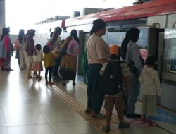 Hari Pertama Libur Panjang, Dukuh Atas dan Harjamukti Jadi Stasiun Terpadat LRT Jabodebek