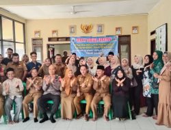 Serah Terima Jabatan Kepala Desa Anggaalan: Hendra, SKM Selaku PJ Kepala Desa: Kepada Iik Apandi Yang Terpilih Jadi Kepala Desa Anggaalan: