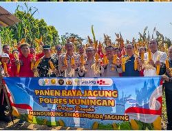 Kapolres Kuningan Turun Langsung Bersama Jajaran dan Petani di Lahan Produktif