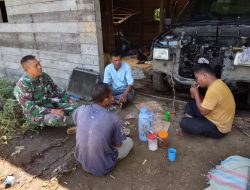 Babinsa Koramil 04/PRG Sambangi Warga, Laksanakan Komsos dan Berikan Semangat Kerja