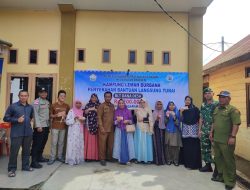 Babinsa Koramil 02/Bebesen Dampingi Penyaluran BLT Juni 2026 di Desa Lemah Burbana