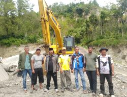 Warga Sukajadi Bergotong Royong Perbaiki Jembatan dengan Dana Swadaya, Wujud Kebersamaan untuk Kepentingan Bersama
