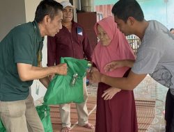 Sajiva Residence Salurkan Bantuan Sembako untuk Warga Terdampak Pergeseran Tanah di Sukamakmur
