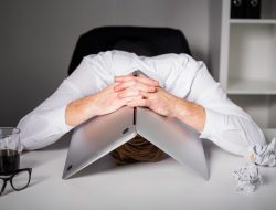 Financial Burnout: Saat Capek Cari Uang Tapi Saldo Tabungan Tidak Bertambah