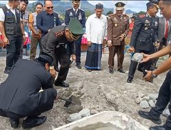 Dandim 0119/BM Bersama Forkopimda Lakukan Peletakan Batu Pertama Hunian Tetap dan Sambut Penyerahan Dapur Lapangan dari BNPB