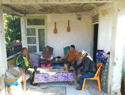 Pelihara Kamtibmas Di Wilayah Binaan, Babinsa Sambangi Tokoh Masyarakat Sampaikan Himbauan