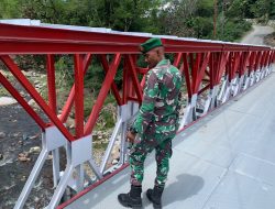 Babinsa Koramil 05/Permata Lakukan Pengecekan Rutin Jembatan bailey di Wilayah Binaan