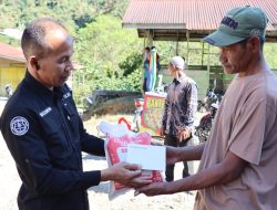 Polri Peduli, Polres Aceh Tengah Salurkan Sembako untuk Warga Lelumu Kecamatan Pegasing