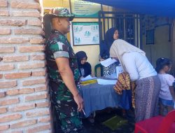 Dukung Kesehatan Masyarakat, Babinsa Koramil 02/Wps Dampingi Kegiatan Posyandu Diwilayah
