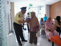Melayani Sepenuh Hati, Security BRI BO Otista Hadirkan Kenyamanan bagi Nasabah Pensiunan