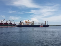 Pelabuhan Krueng Geukueh Berangkatkan Ribuan Ton Biomassa ke Jepang