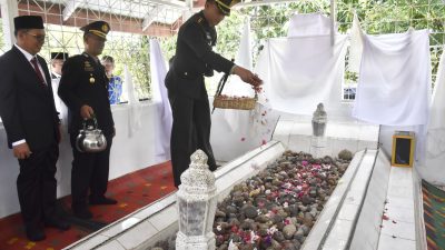 HUT RI ke-81, Dandim 0119/BM Dan Forkopimda Tabur Bunga Di Makam Pahlawan Datu Beru