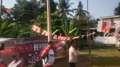Tumbuhkan Nasionalisme di Perkampungan, Forwatu Banten Gelar Upacara Rakyat dan Pembagian Santunan Dhuafa Lanjut Usia