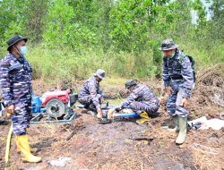Aksi Cepat Lanal Banjarmasin Padamkan Kebakaran Hutan Gambut di Kabupaten Banjar