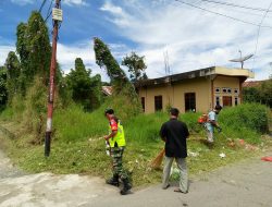Babinsa Koramil 01/Lut Tawar Gelar Karya Bhakti Bersama Warga Desa Takengon Timur