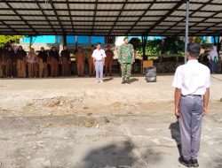 Upacara Bendera Merah Putih, Babinsa Tekankan Disiplin Dan Semangat Belajar