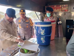 Presiden Prabowo Didampingi Kapolri dan Kapolda NTT Kunjungi Pengungsian Nagekeo, Cek Dapur Lapangan dan Penyediaan Air Bersih