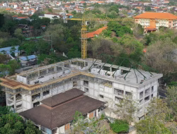 Membangun Masa Depan Riset dan Teknologi, Pembangunan Gedung L-SSIT Universitas Udayana Capai Progres 47,11%