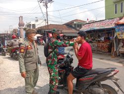 Antisipasi Dampak Erupsi Gunung Anak Krakatau, Koramil 421-09/Tjb Bersinergi dengan Polsek dan Kecamatan Tanjung Bintang Bagikan Masker kepada Masyarakat