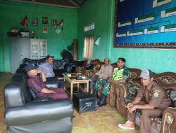 Babinsa Desa Bintang Berangun Laksanakan Komsos Bersama Perangkat Desa