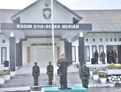 Gelar Upacara 17- an, Kepala Staf Kodim 0119/BM Sampaikan Amanat Pangdam Iskandar Muda