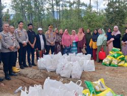 Kapolres Aceh Tengah Salurkan 1000 Paket Sembako Bantuan Ketua Umum Bhayangkari untuk Warga Huntara Linge