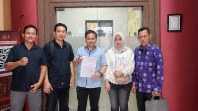 TIM KUASA HUKUM DAMPINGI JUWITA BUAT LAPORAN PENGADUAN DI SPKT POLDA BANTEN TERKAIT DUGAAN LAPORAN FITNAH DAN KETERANGAN PALSU OLEH Oknum ANGGOTA ARISAN BERINISIAL T & E
