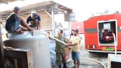Koramil 05/Cilincing Salurkan Air Bersih Untuk Warga Kalibaru, Rangkaian Bakti TNI AD HUT Ke- 81