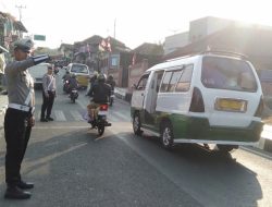 Polres Kuningan Sebar Personel Siaga Pagi, Hadirkan Pelayanan Pengaturan Lalu Lintas demi Kamseltibcarlantas