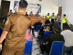 Warga desa Dukuhlo Demo di kantor Balai Desa, Tuntut Kades Mundur dan Pertanggungjawaban Anggaran